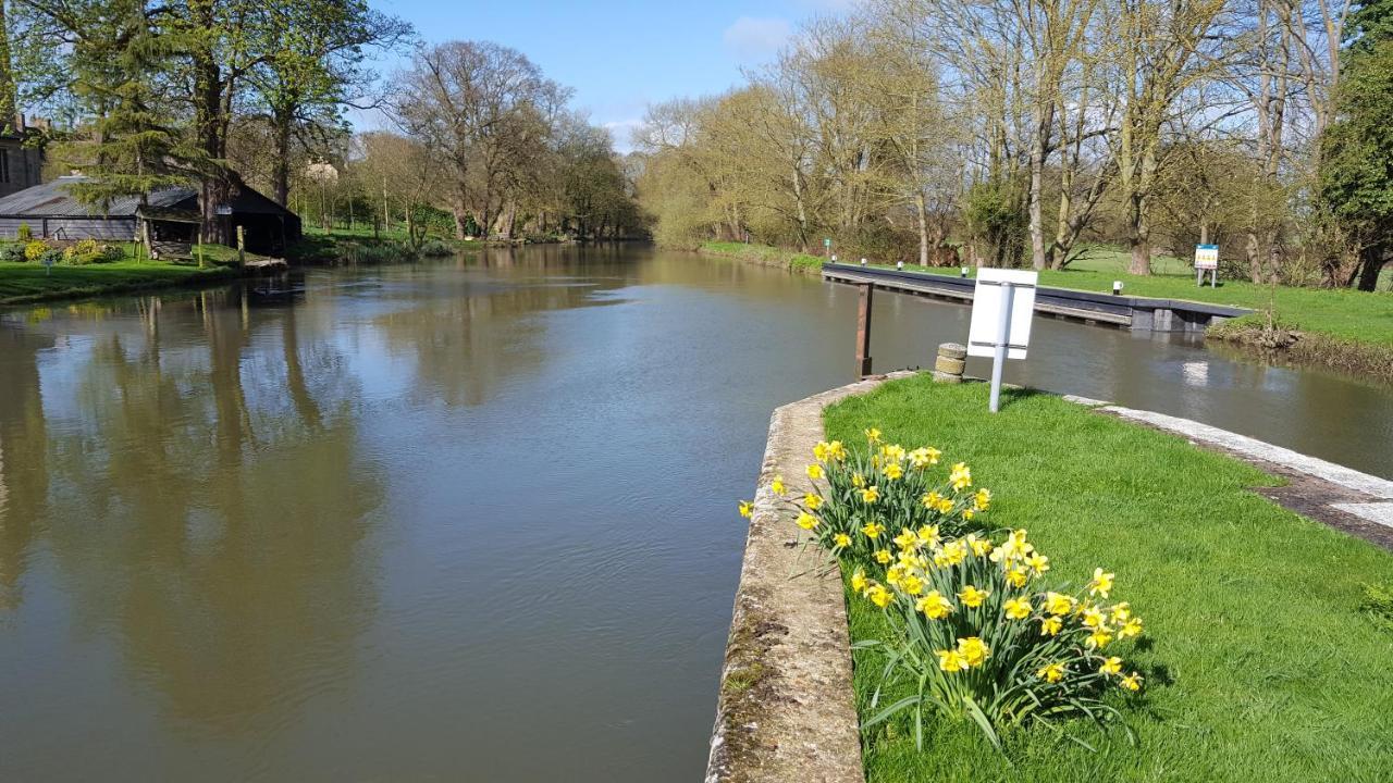 River Nene Cottages Water Newton Ngoại thất bức ảnh