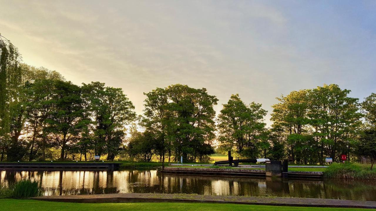 River Nene Cottages Water Newton Ngoại thất bức ảnh